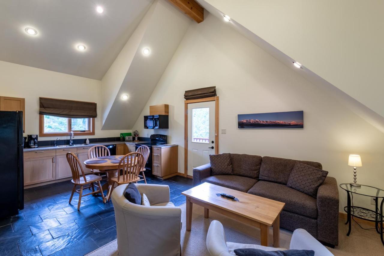 Canyon Ridge Lodge Голдън Екстериор снимка