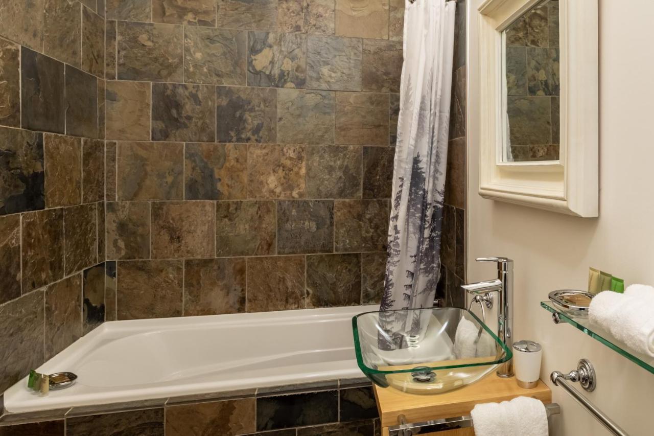Canyon Ridge Lodge Голдън Екстериор снимка