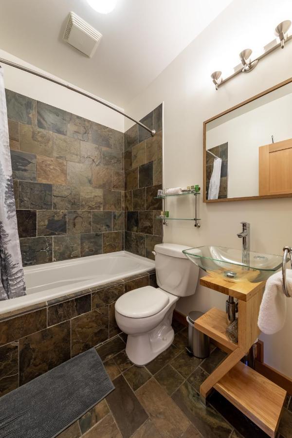 Canyon Ridge Lodge Голдън Екстериор снимка