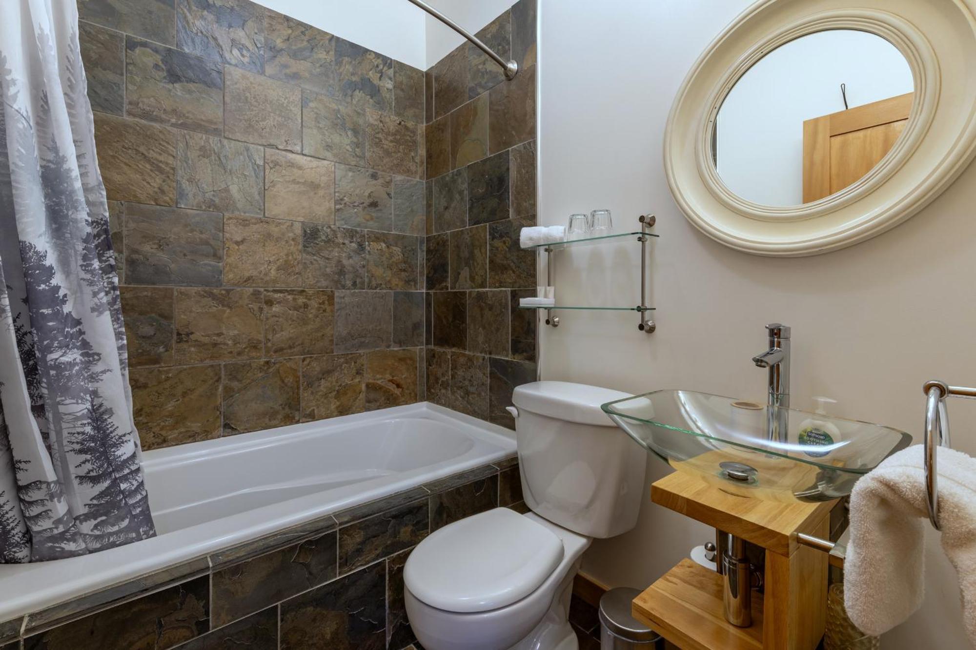 Canyon Ridge Lodge Голдън Екстериор снимка