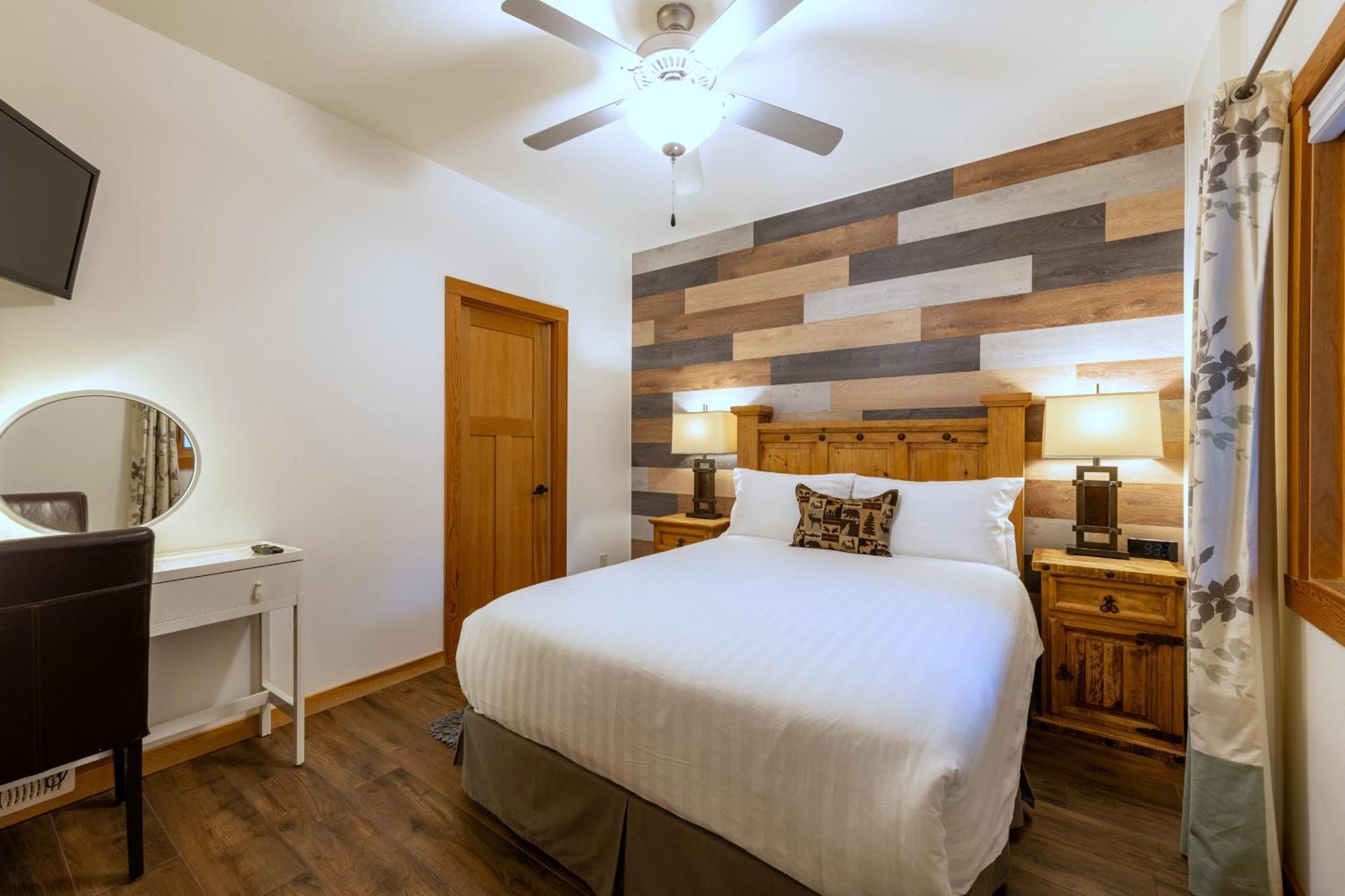 Canyon Ridge Lodge Голдън Екстериор снимка