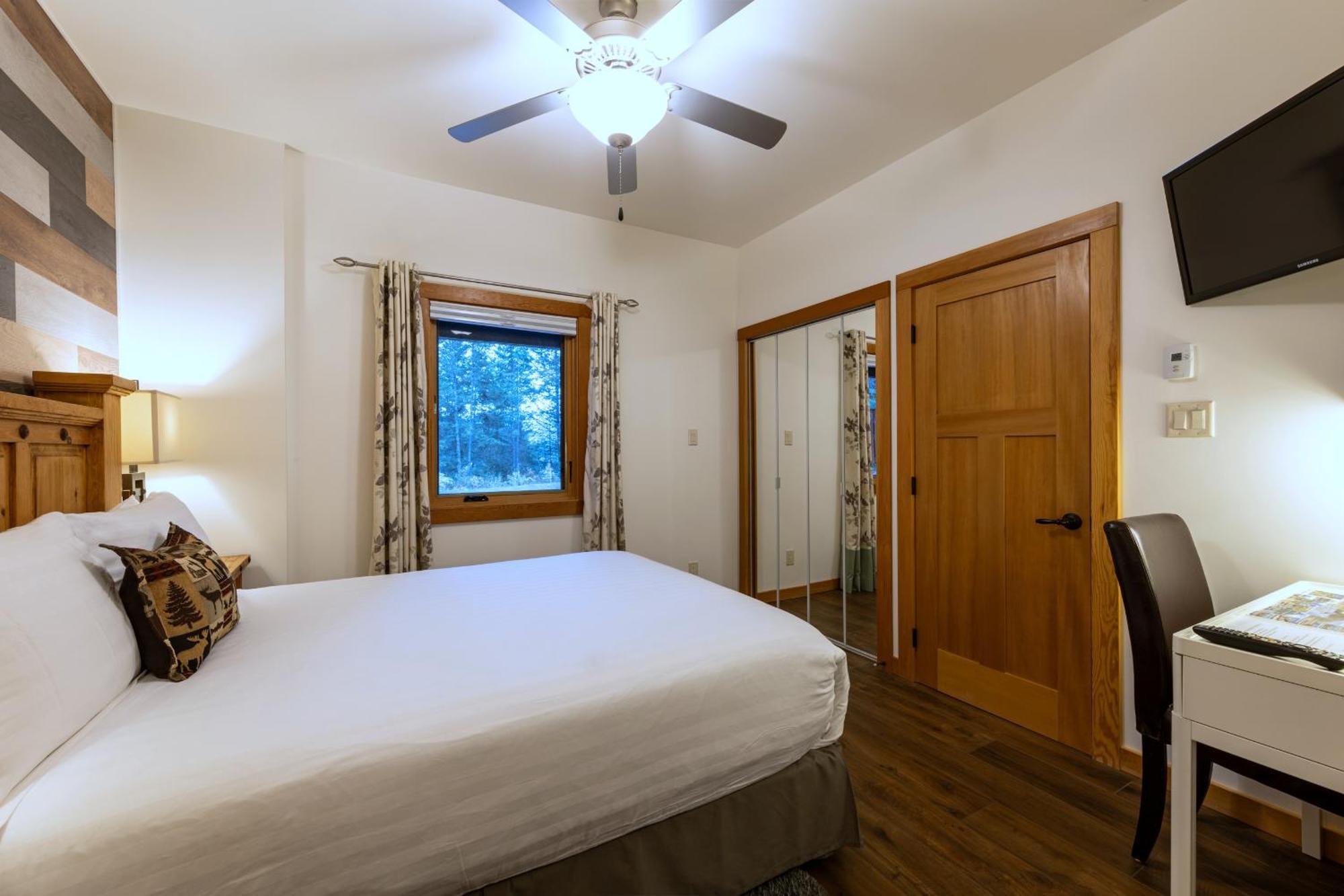 Canyon Ridge Lodge Голдън Екстериор снимка