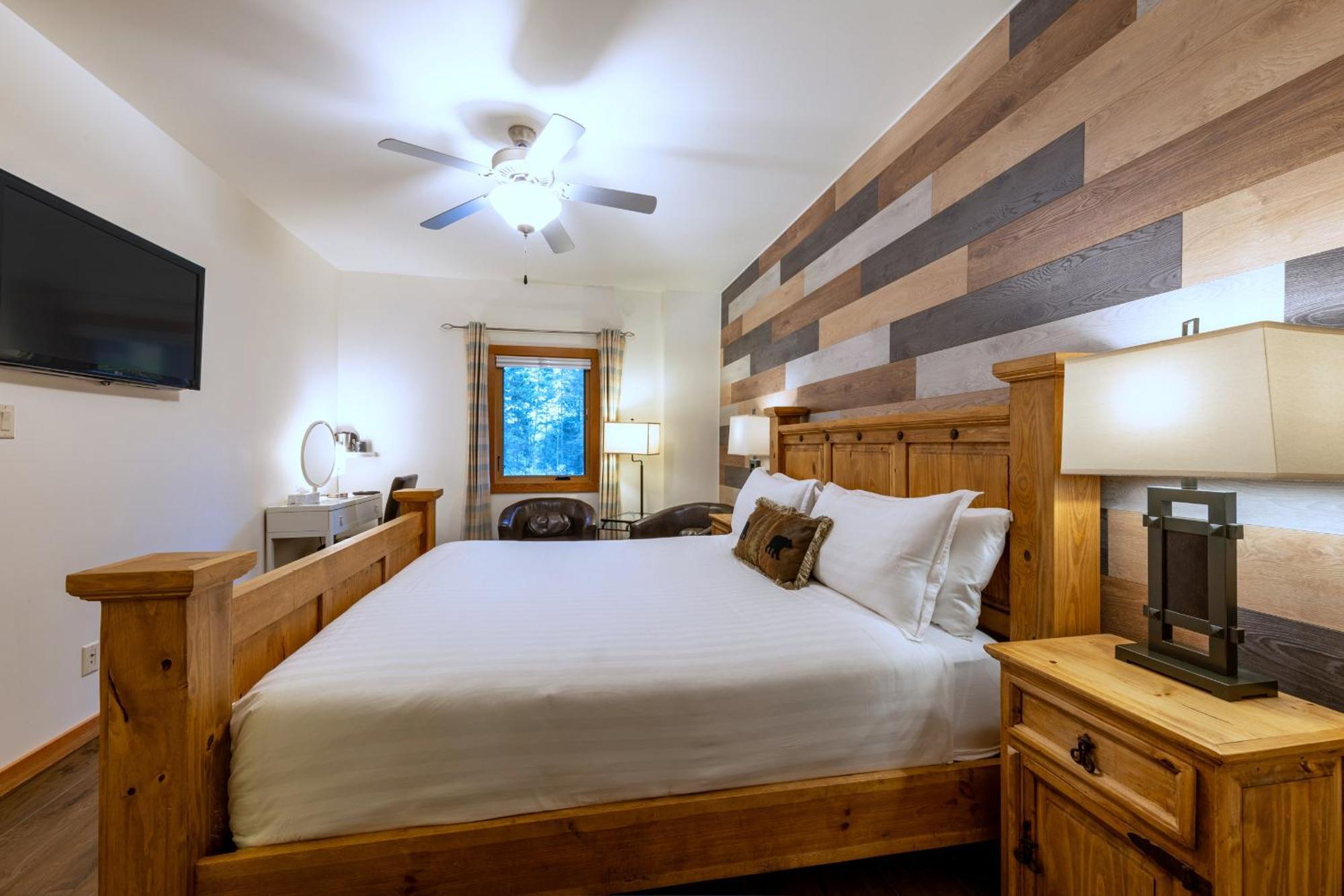 Canyon Ridge Lodge Голдън Екстериор снимка