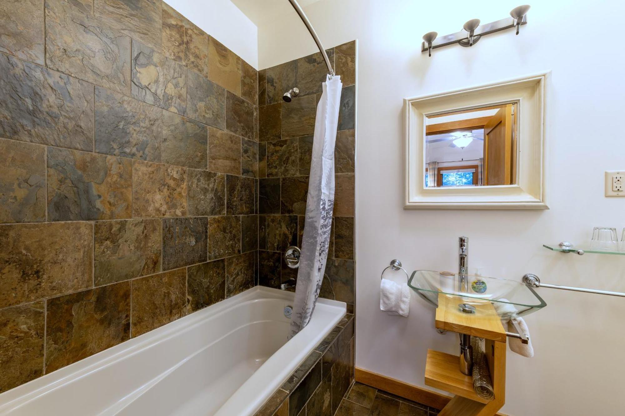 Canyon Ridge Lodge Голдън Екстериор снимка